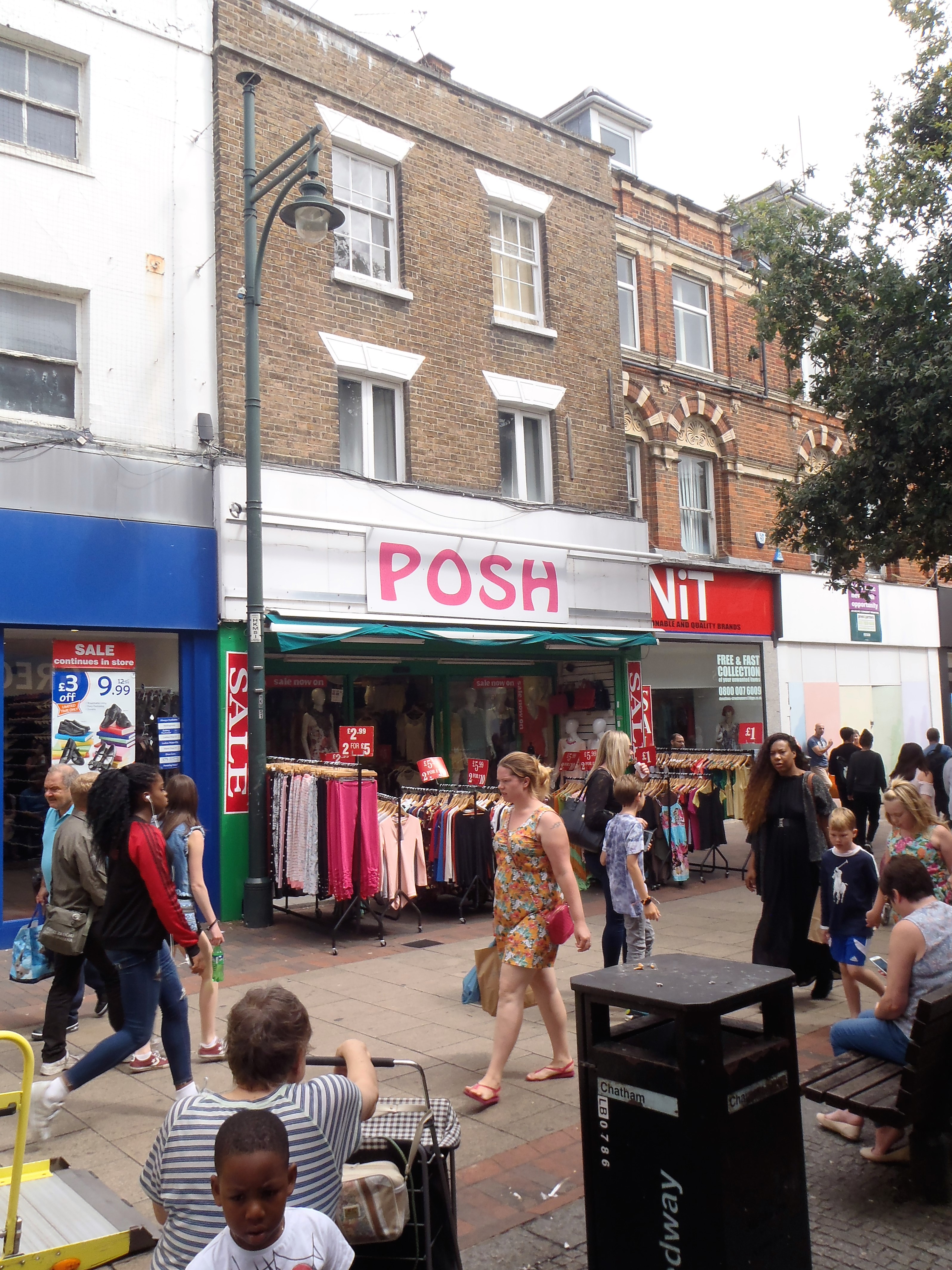 <b> FOR SALE / TO LET - High Street, Chatham<b>
