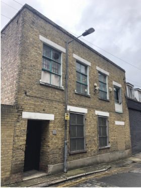 <b> NEW INSTRUCTION - Assembly Passage, London E1 <b>