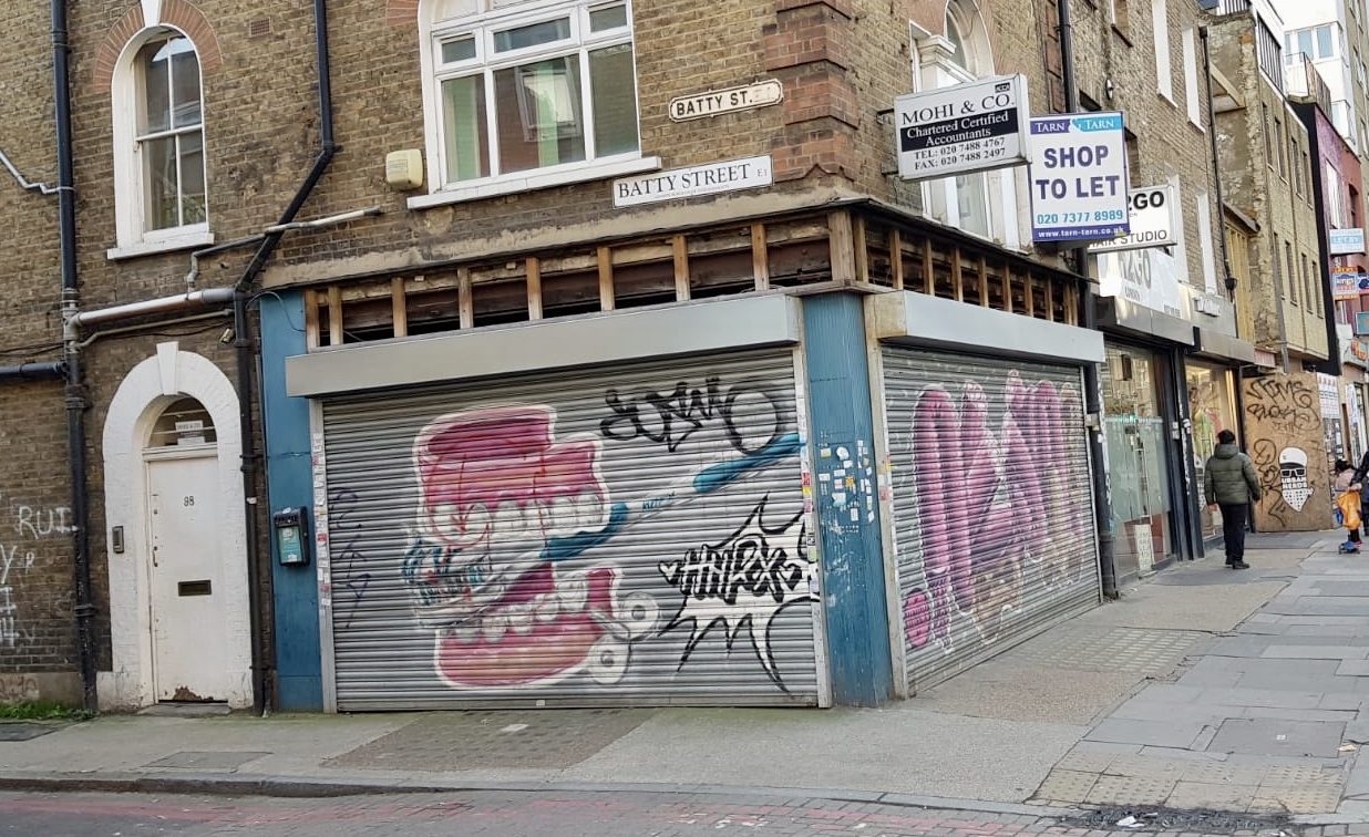 <b> SHOP TO LET - 98 Commercial Rd, London E1 <b>