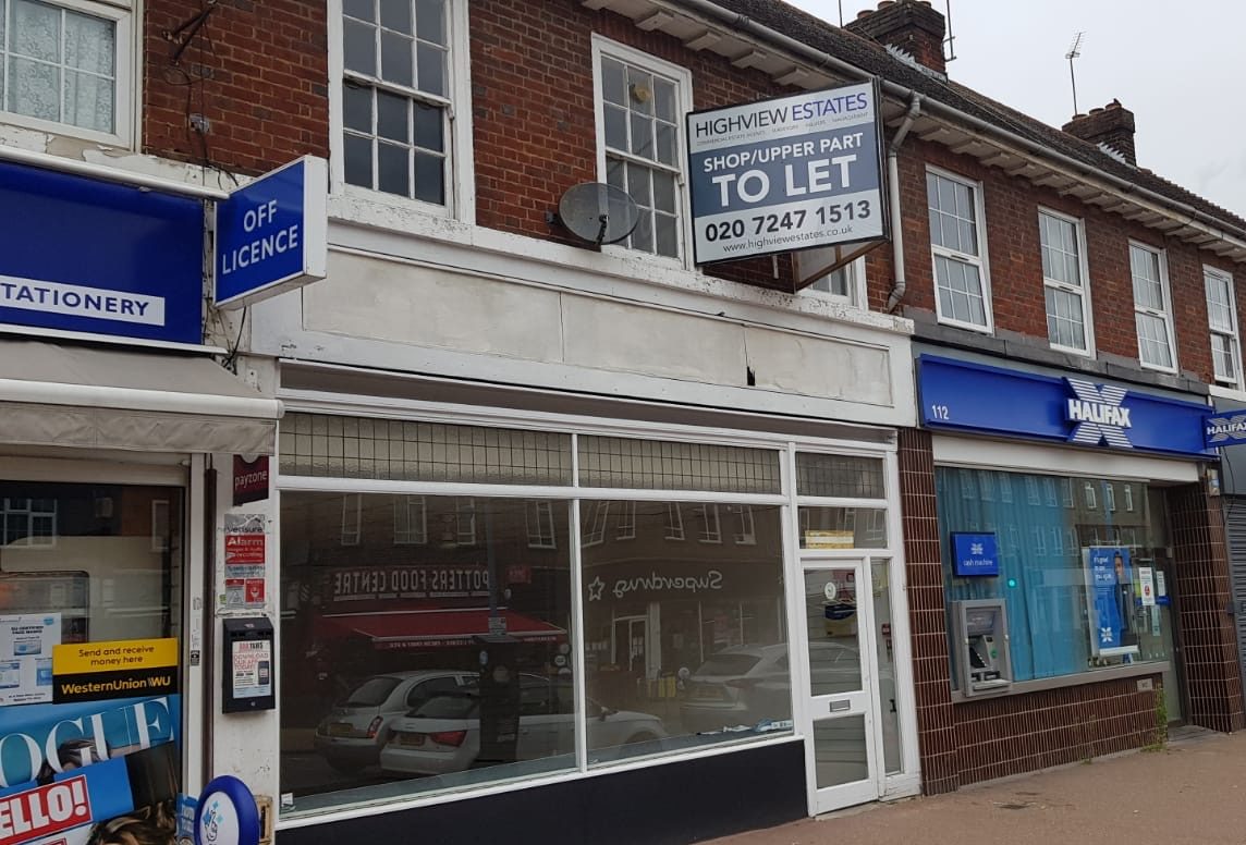 <b> NEW INSTRUCTION - Darkes Lane, Potters Bar <b>